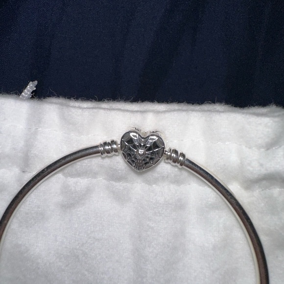Pandora Spider-Man bracelet - Picture 3 of 3